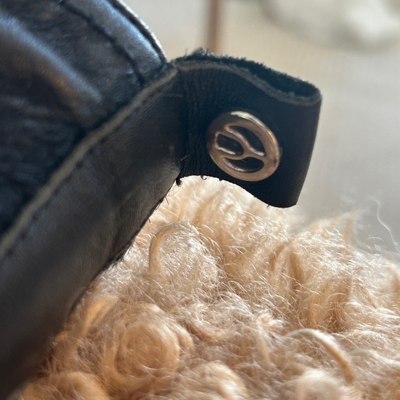 Wishbone Collection: Black Ankle Boots, Size: 7.5 - Picture 5 of 13